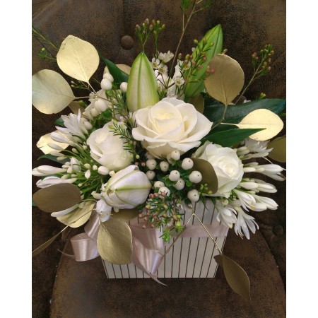 Darčekový box z miešaných kvetov - Hranatý